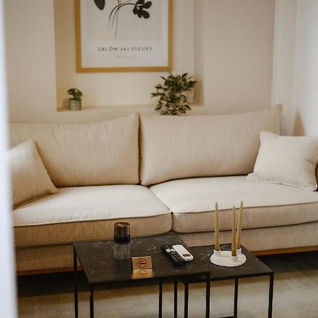 Lb Luxury Apartments Волос Екстериор снимка