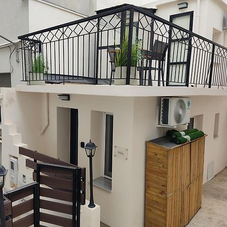 Lb Luxury Apartments Волос Екстериор снимка