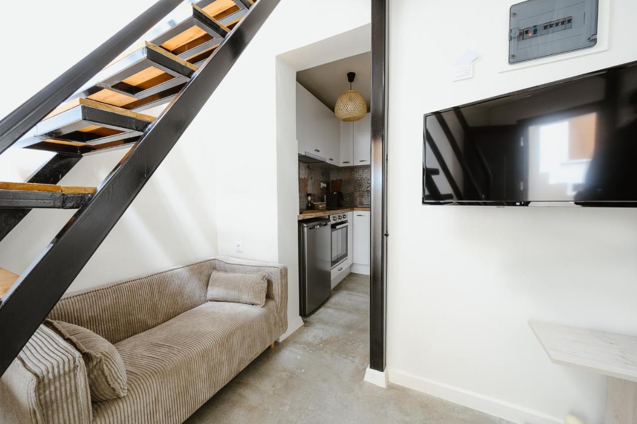 Lb Luxury Apartments Волос Екстериор снимка