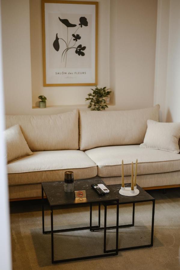 Lb Luxury Apartments Волос Екстериор снимка