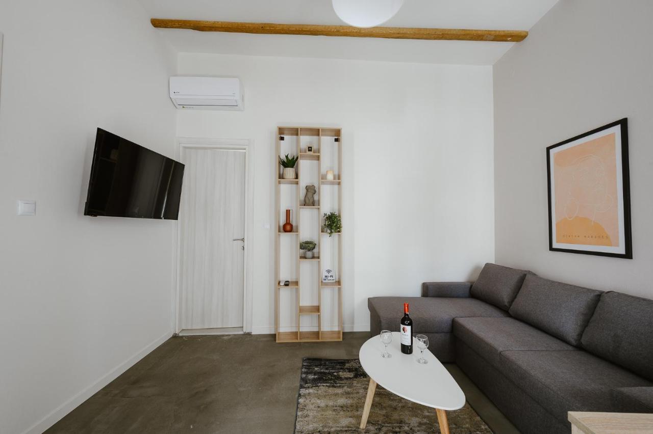 Lb Luxury Apartments Волос Екстериор снимка