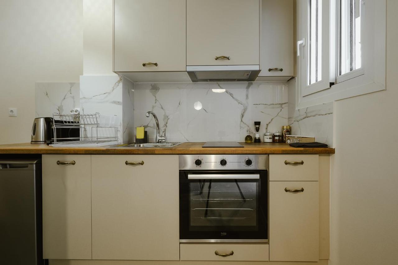 Lb Luxury Apartments Волос Екстериор снимка