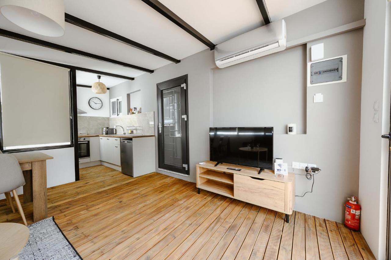 Lb Luxury Apartments Волос Екстериор снимка