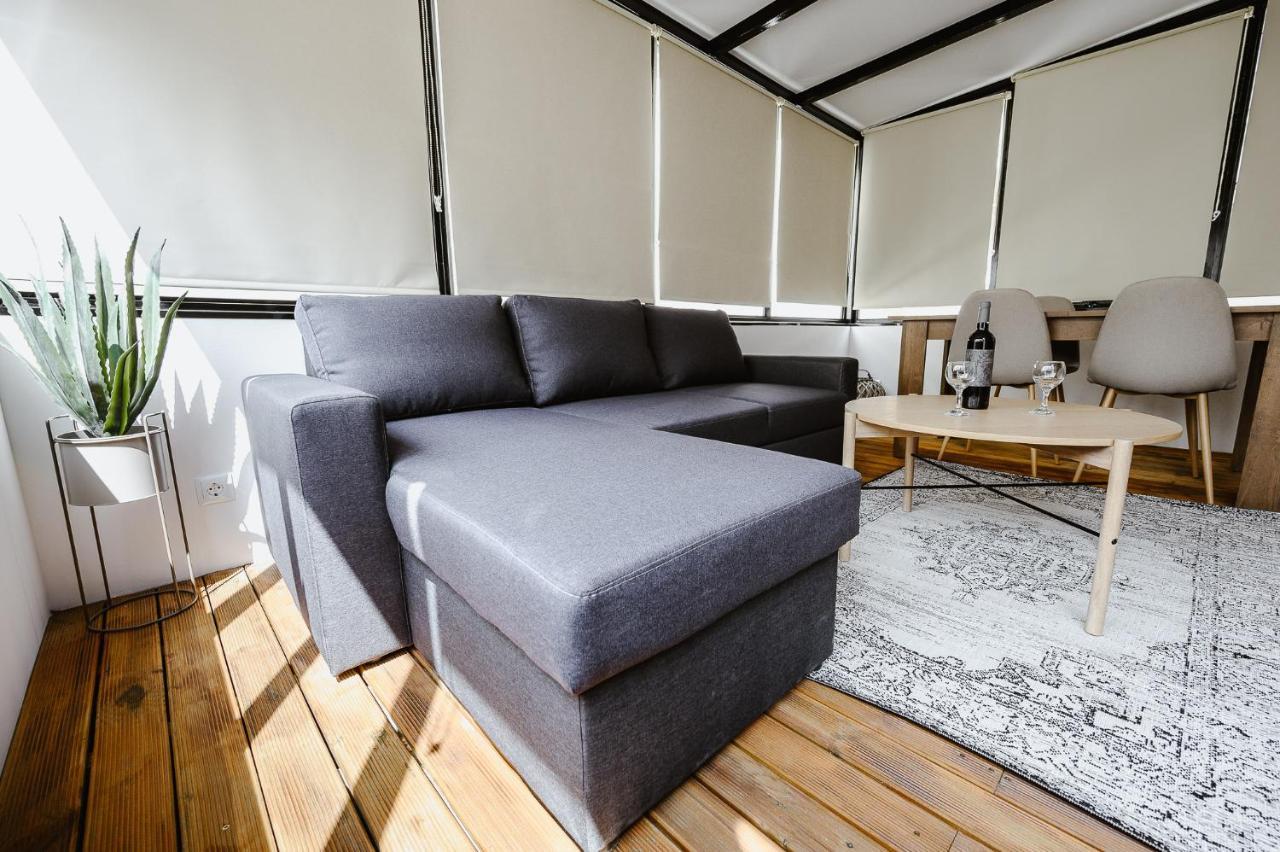 Lb Luxury Apartments Волос Екстериор снимка