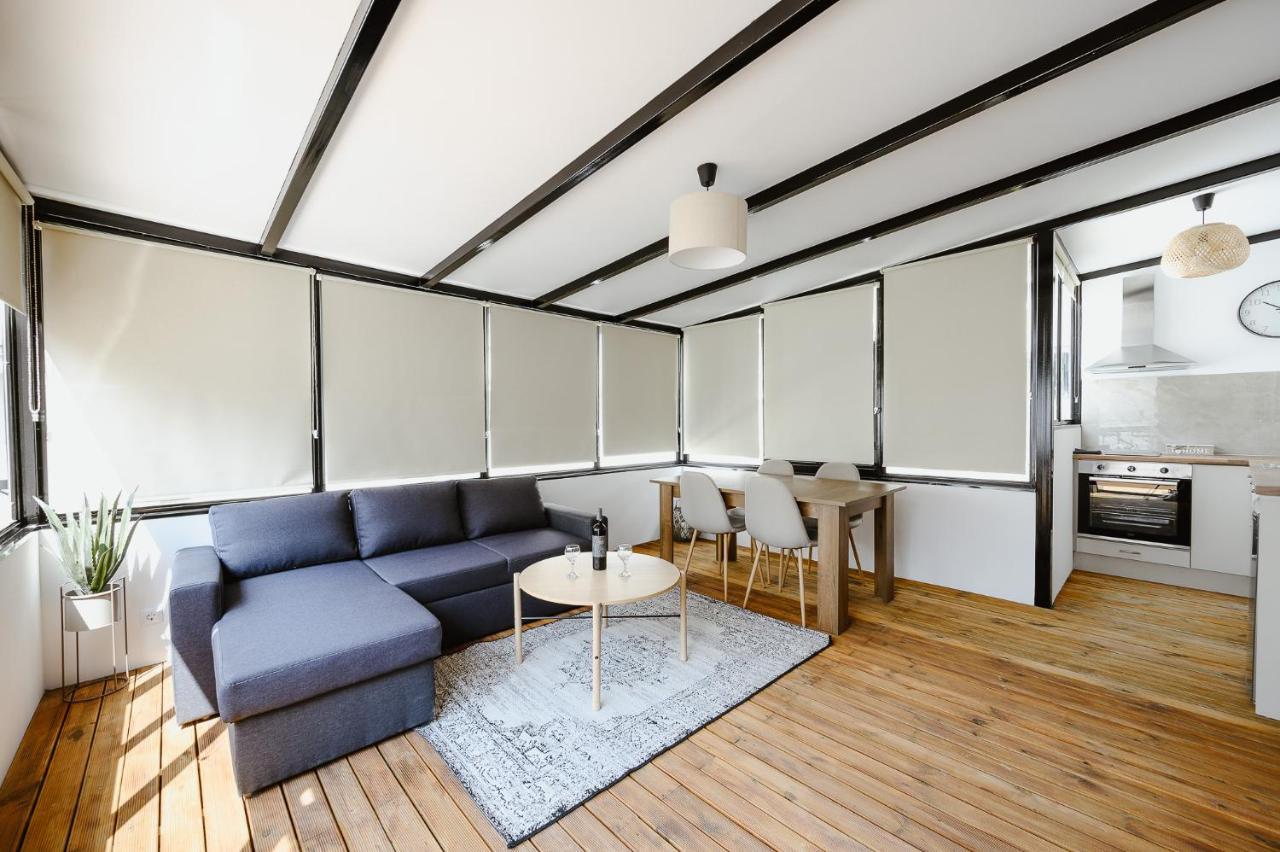 Lb Luxury Apartments Волос Екстериор снимка