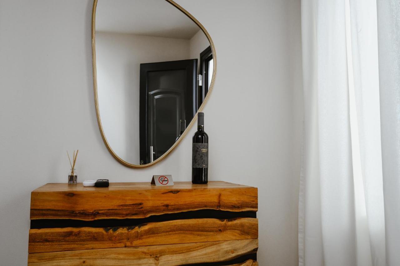 Lb Luxury Apartments Волос Екстериор снимка