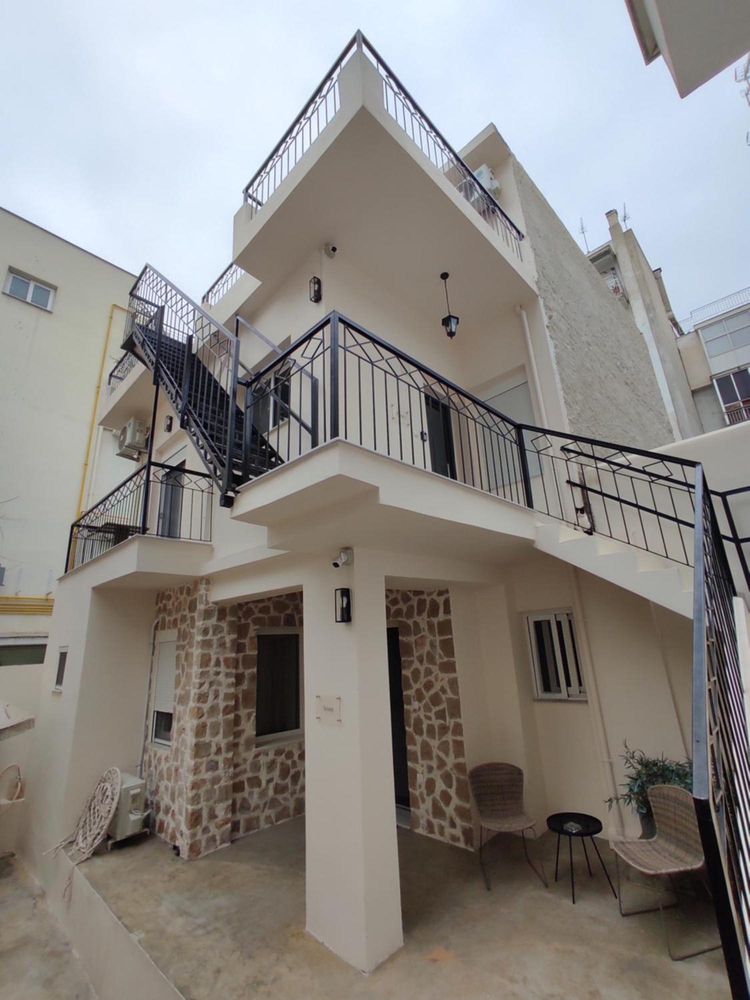 Lb Luxury Apartments Волос Екстериор снимка