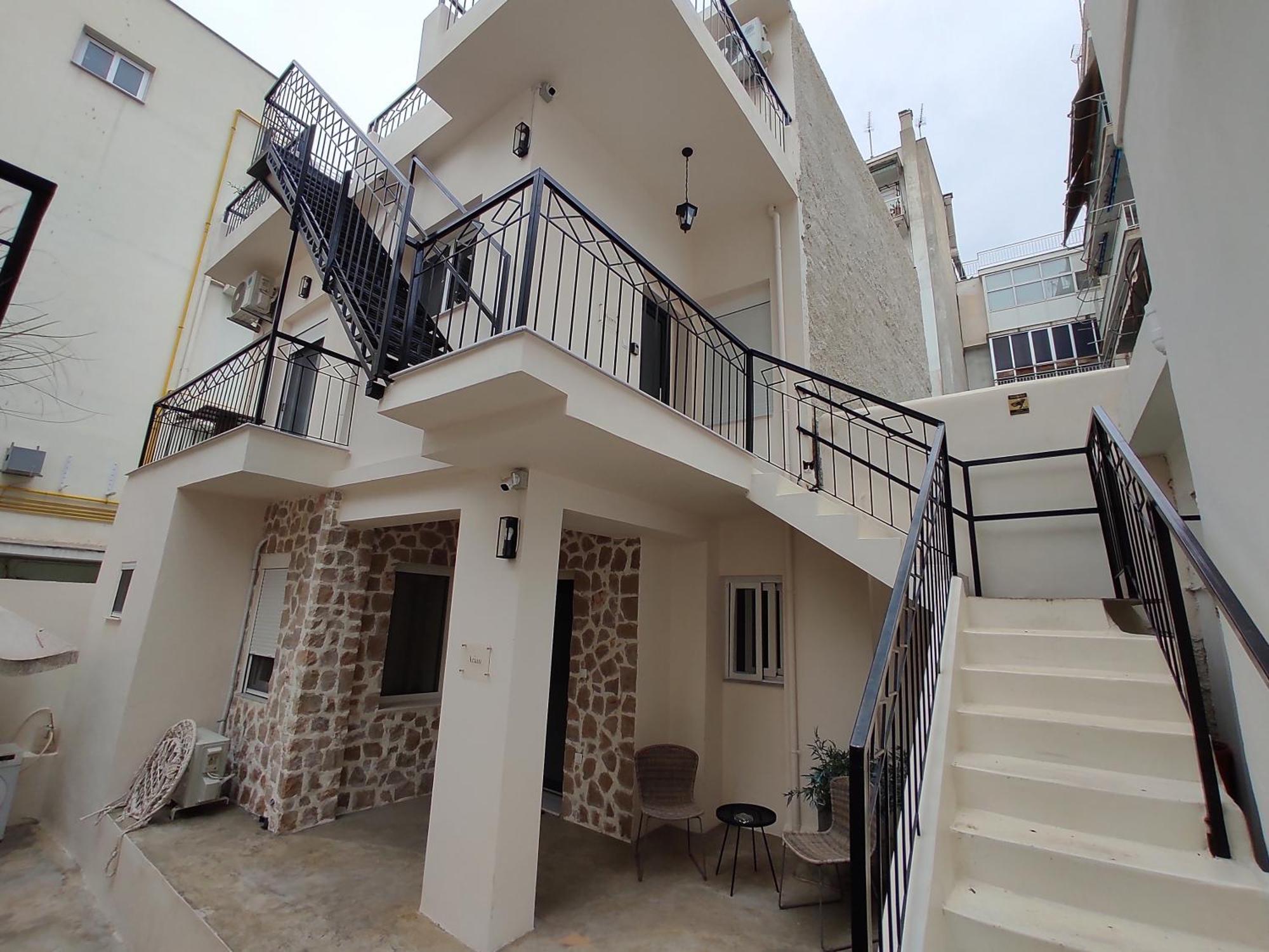 Lb Luxury Apartments Волос Екстериор снимка