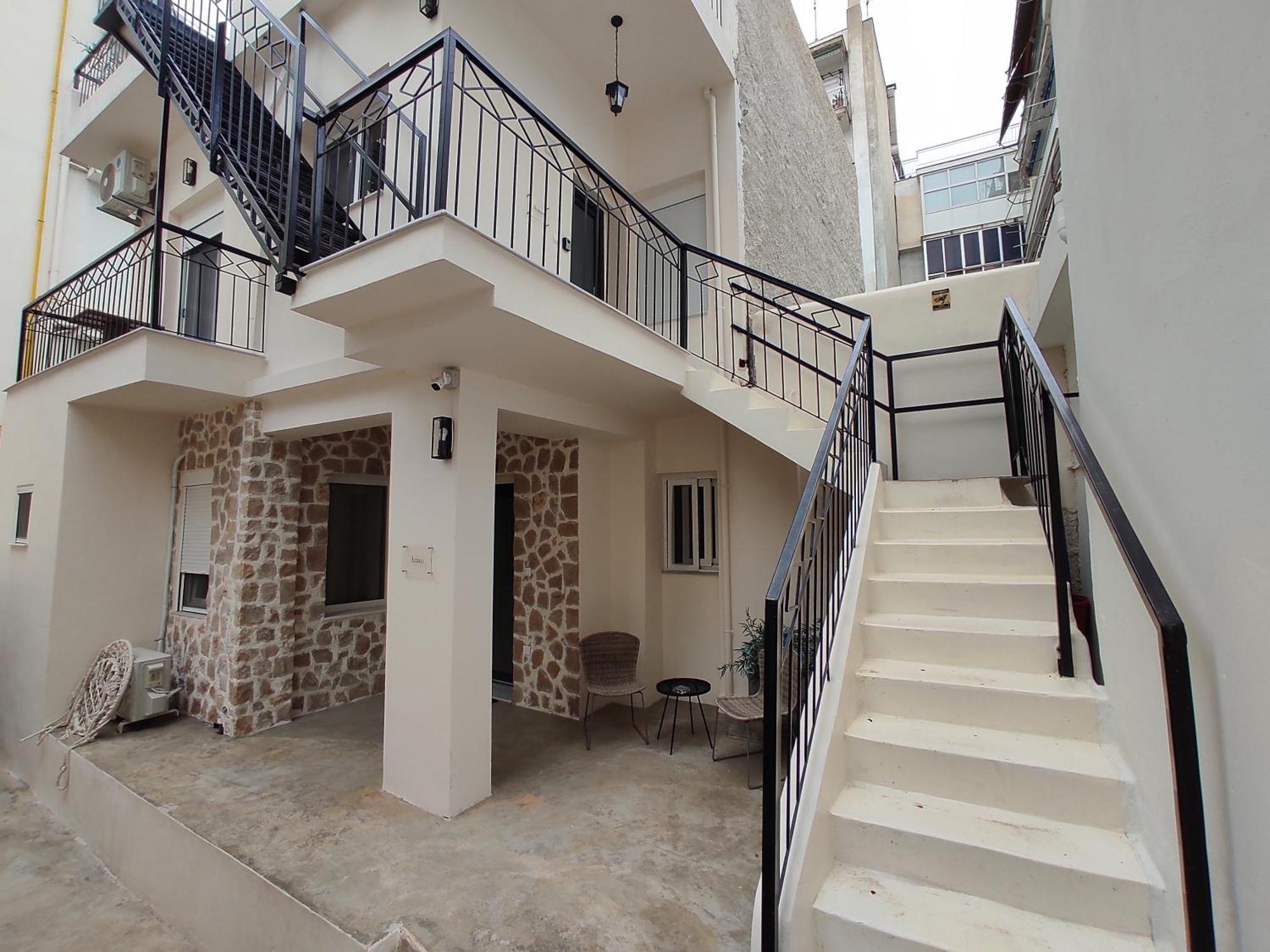 Lb Luxury Apartments Волос Екстериор снимка