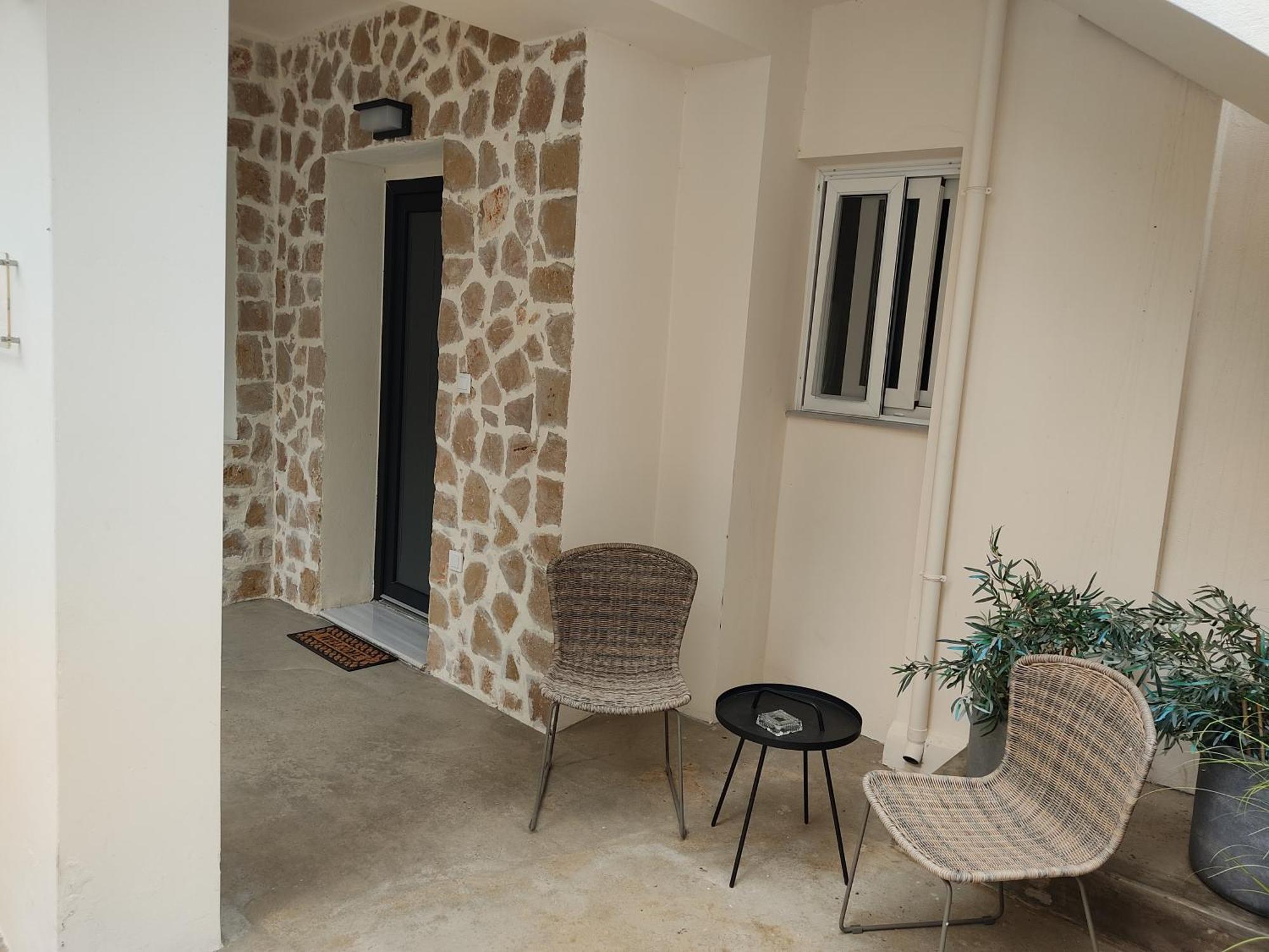 Lb Luxury Apartments Волос Екстериор снимка